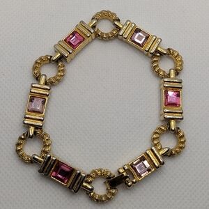 ✨ Vintage Glamour: Pink Crystal & Gold-Tone Link Bracelet ✨